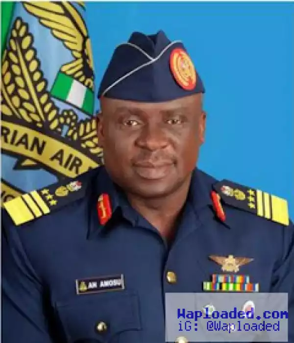 $2.1bn arms deal: EFCC detains former Chief of Air staff, Adesola Amosu